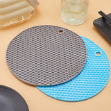 2Pcs 2 Colors Flat Round Rubber Hot Mats for Hot Dishes, Honeycomb Pattern Heat Resistant Heat Insulation Pad Kitchen Tool, with 1Pc Iron Beading Tweezers, Mixed Color, Mat: 170x4.5mm, Tweezer: 132x9.6x2mm