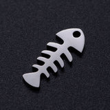 Tarnish Resistant 201 Stainless Steel Pendants, Fishbone, Stainless Steel Color, 15.5x6.5x1mm, Hole: 1.4mm, 5pc/Set